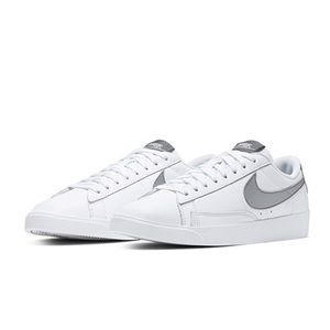 Nike Womens Blazer Low LE